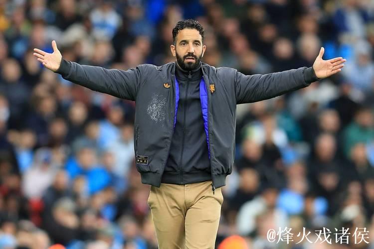 曼联风波再起!阿莫林质疑青训能力,外租球员晒图反击 曼联风波再起!阿莫林质疑青训能力,外租球员晒图反击